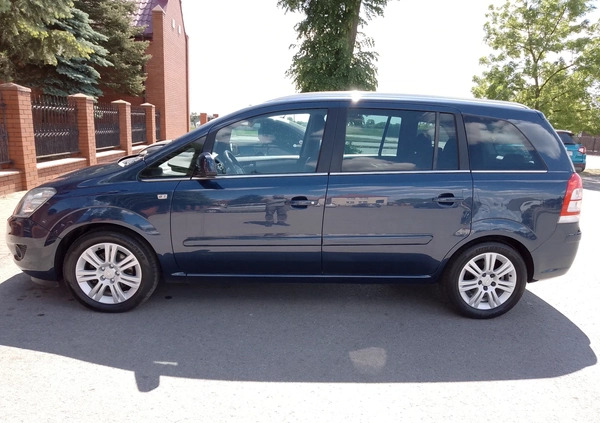 Opel Zafira cena 26000 przebieg: 167000, rok produkcji 2011 z Radom małe 301